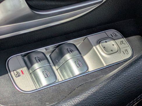 Used 2024 Mercedes-Benz GLS 450 4MATIC image 25