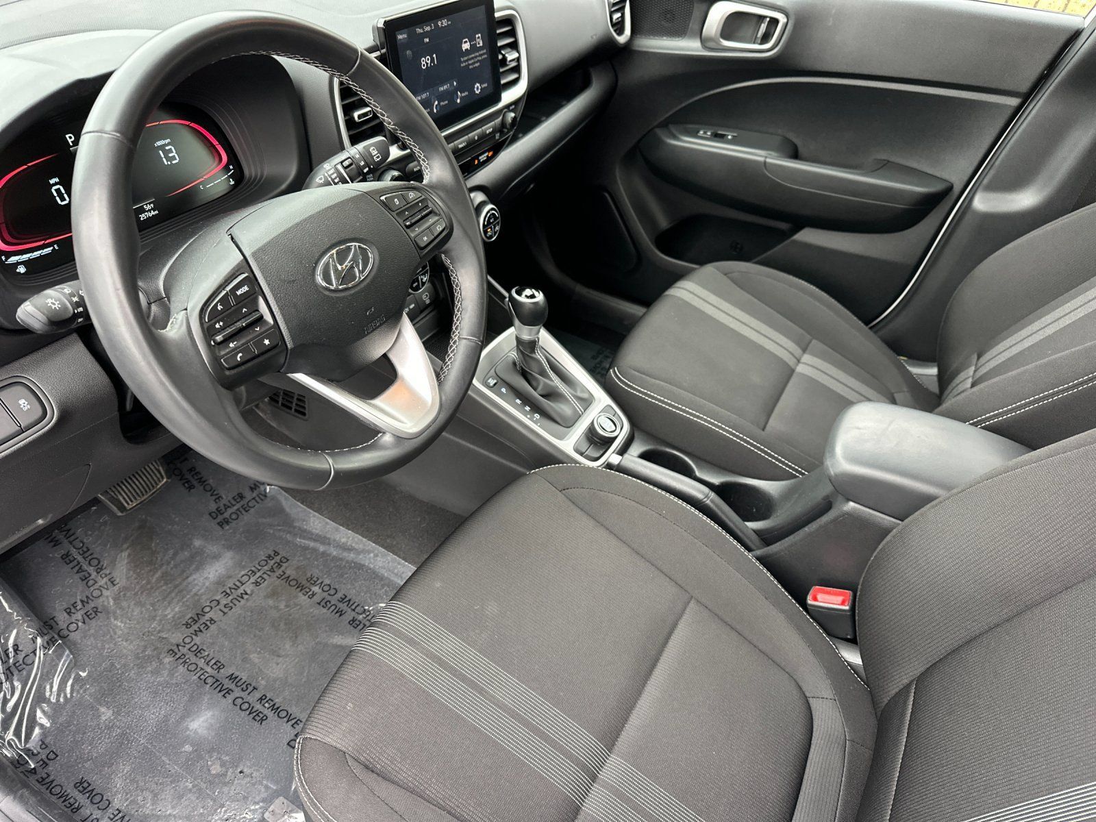 Used 2025 Hyundai Venue SEL FWD image 10