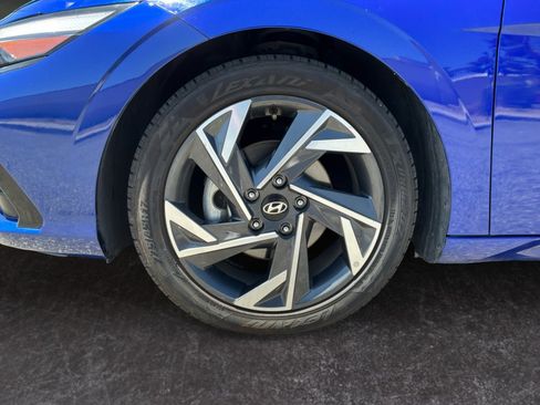 Used 2024 Hyundai Elantra Limited FWD image 9