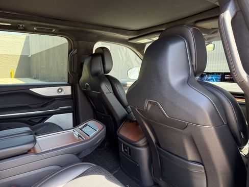 New 2026 Lincoln Navigator L Black Label AWD/4WD image 25