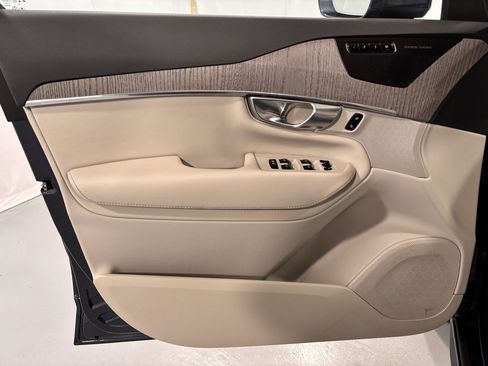 Certified 2023 Volvo XC90 B5 Plus w/ Protection Package image 15