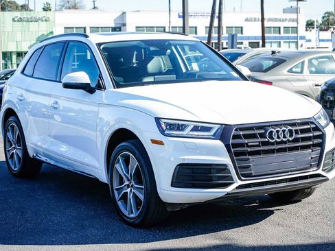 Used 2020 Audi Q5 Premium Plus w/ Premium Plus Package image 3