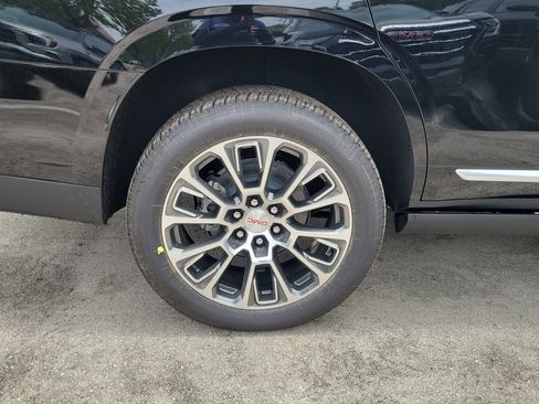 New 2026 GMC Yukon Denali w/ Denali Reserve Package RWD image 4