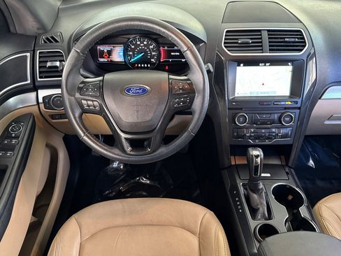 Used 2017 Ford Explorer XLT w/ Equipment Group 202A image 29