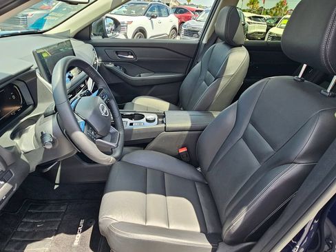 Certified 2025 Nissan Rogue SL w/ Tech Package AWD/4WD image 19