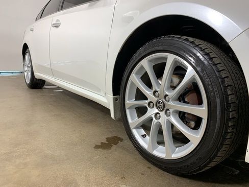 Used 2014 Toyota Avalon Limited w/ Technology Package image 6