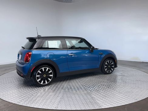Used 2024 MINI Cooper SE FWD image 8