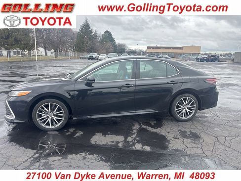 Used 2024 Toyota Camry XLE image 1