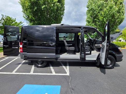 Used 2016 Mercedes-Benz Sprinter 2500 image 24