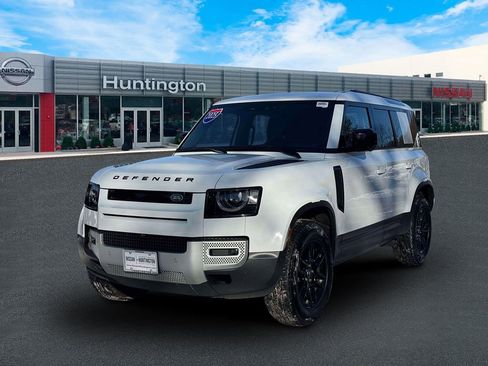 Used 2025 Land Rover Defender 110 S AWD/4WD image 4