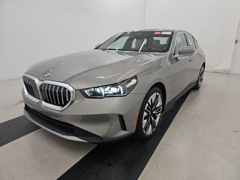 Used 2026 BMW 530i RWD image 1
