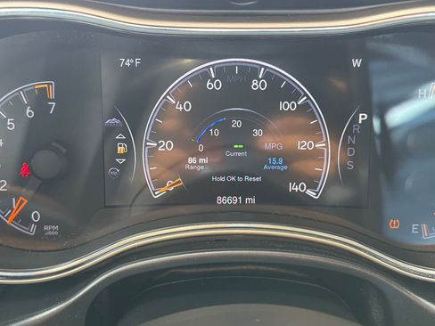 Used 2014 Jeep Grand Cherokee Limited image 12