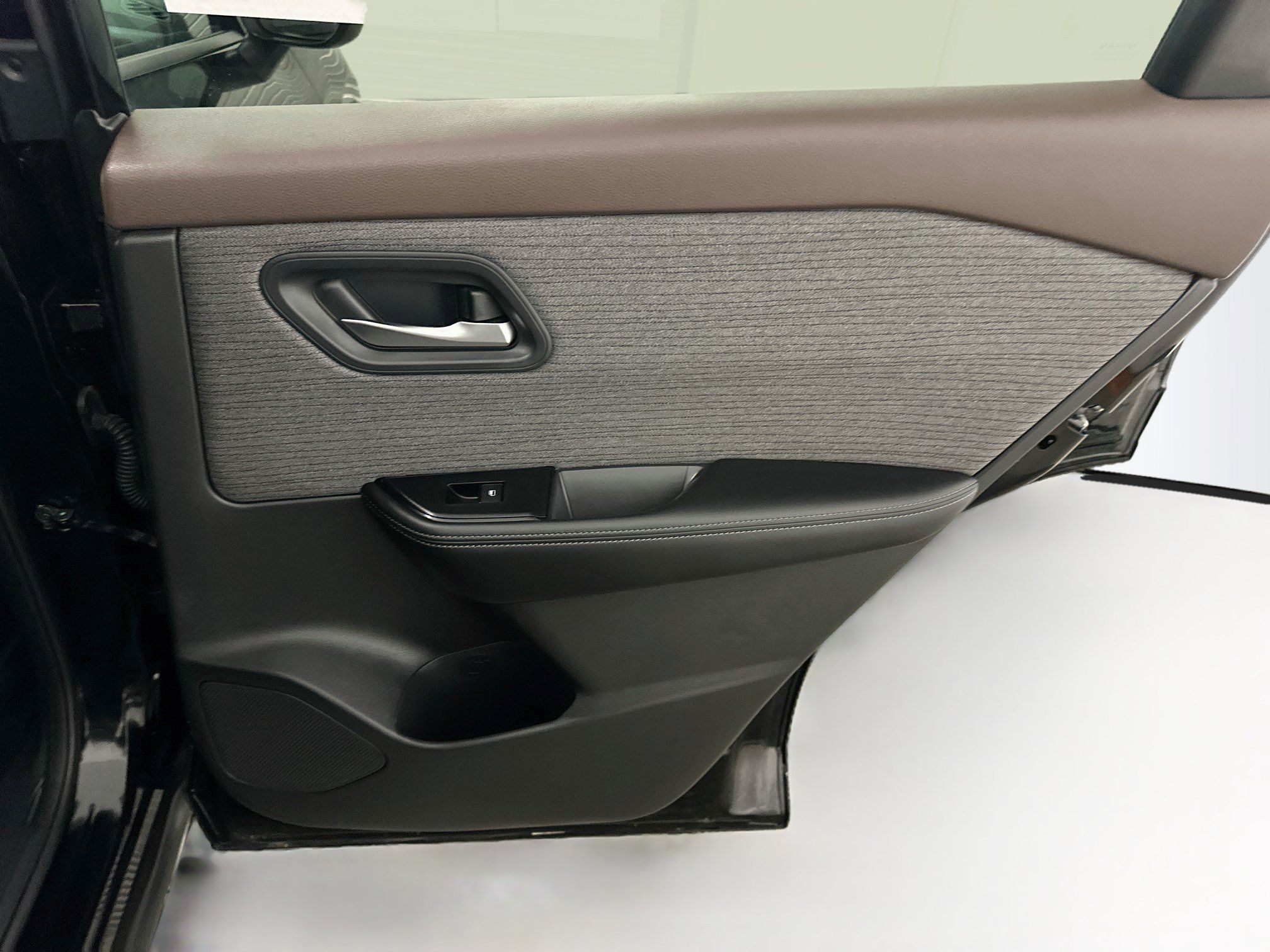 Used 2023 Nissan Rogue SV AWD/4WD image 30