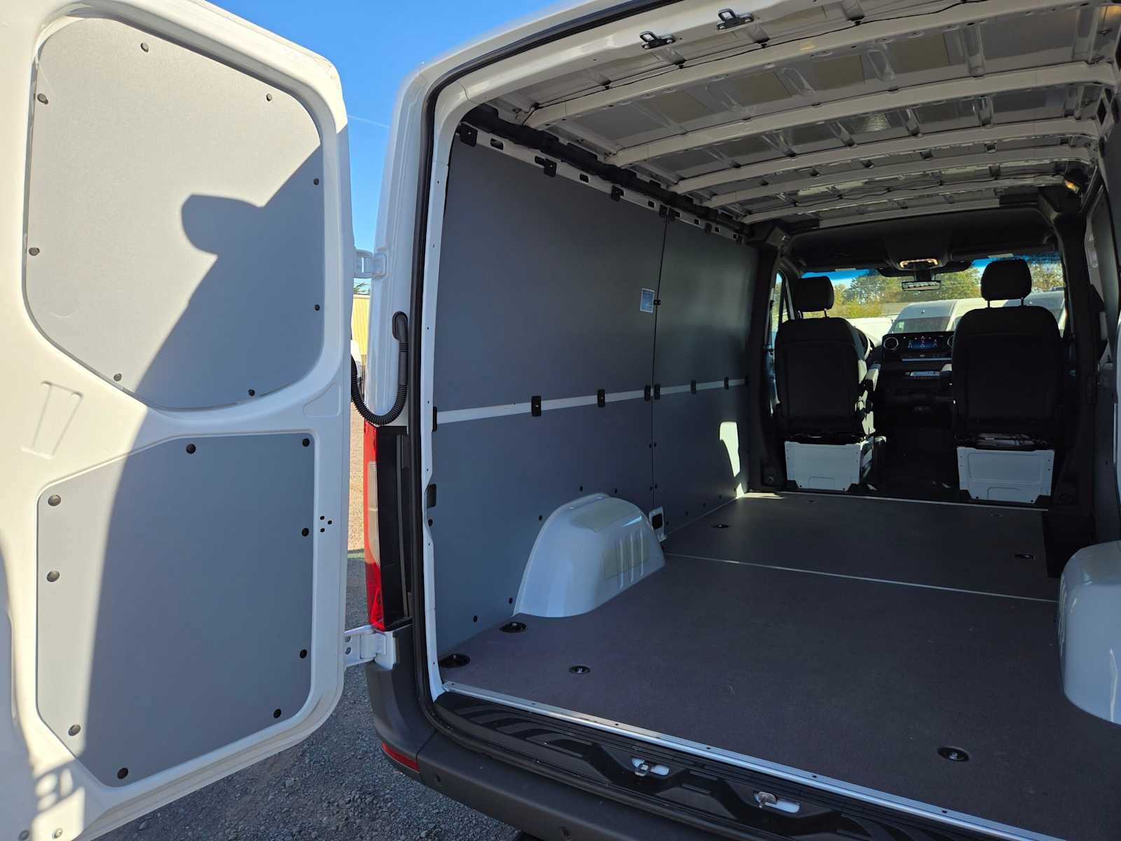 Used 2026 Mercedes-Benz Sprinter 2500 image 18