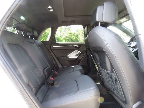 Used 2022 Audi Q3 2.0T Premium w/ Convenience Package AWD/4WD image 16