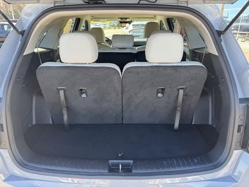 Certified 2025 Kia Sorento S image 10