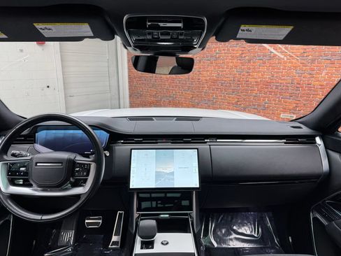 Used 2024 Land Rover Range Rover SE AWD/4WD image 11