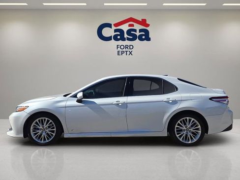 Used 2018 Toyota Camry LE image 5