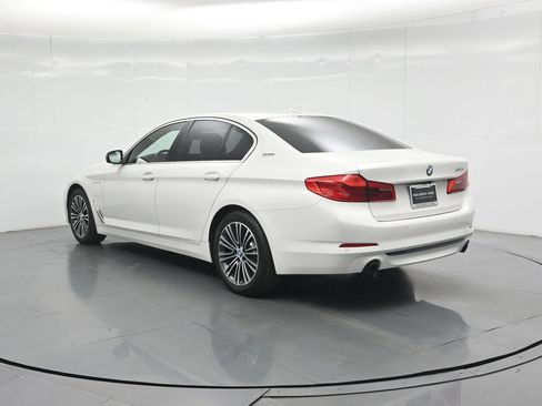 Used 2019 BMW 530e w/ Convenience Package RWD image 28