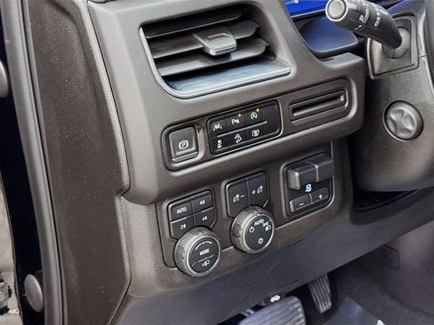 Used 2023 Chevrolet Tahoe Z71 w/ Z71 Off-Road Package AWD/4WD image 11