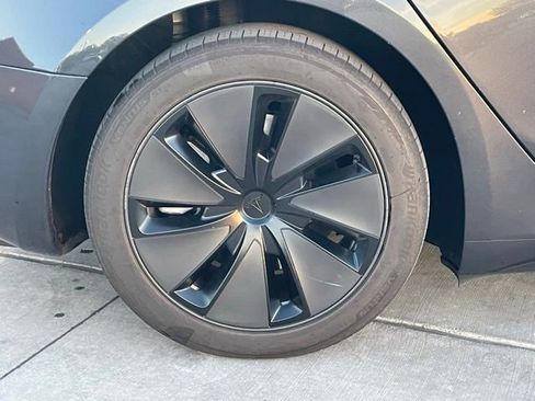 Used 2024 Tesla Model 3 Standard Range image 5