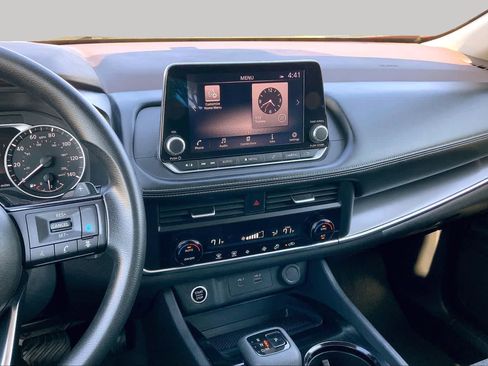 Used 2023 Nissan Rogue SV FWD image 7