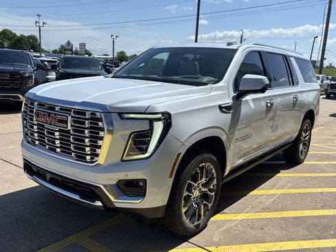 New 2026 GMC Yukon XL Denali w/ Denali Reserve Package AWD/4WD image 10