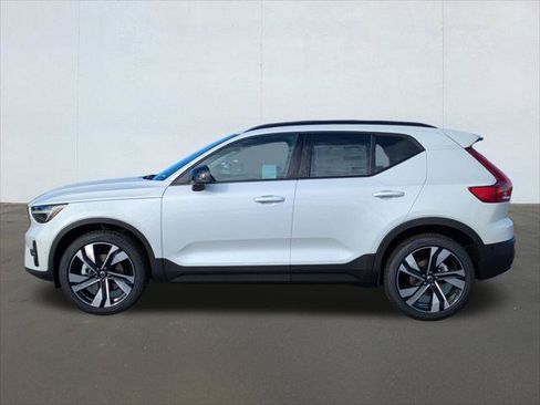New 2026 Volvo XC40 B5 Ultra w/ Climate Package AWD/4WD image 3