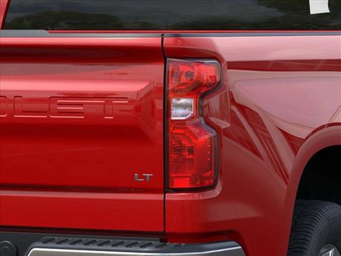 Used 2024 Chevrolet Silverado 1500 LT RWD image 11