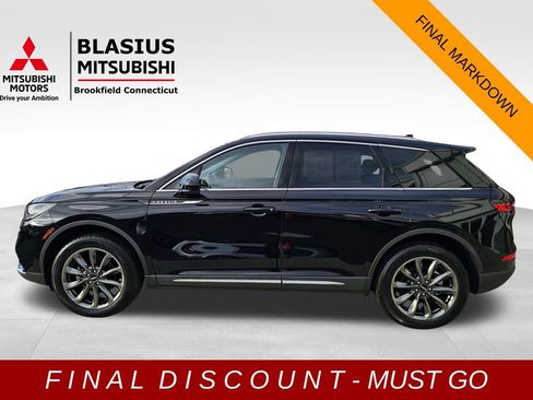 Used 2022 Lincoln Corsair AWD w/ Premium Package image 4