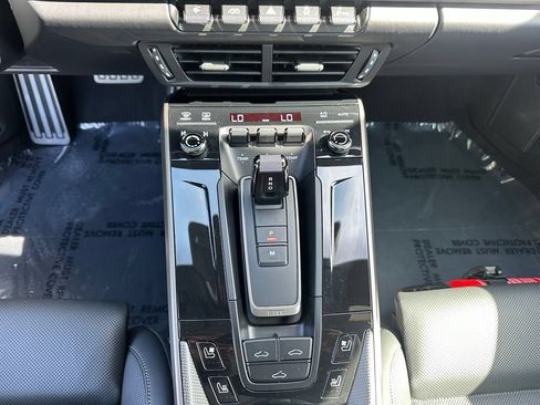 Used 2026 Porsche 911 Turbo S AWD/4WD image 32