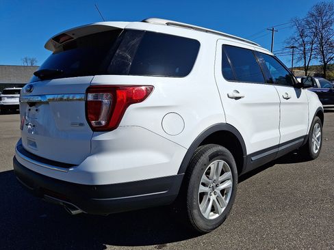 Used 2018 Ford Explorer XLT w/ Equipment Group 201A image 6