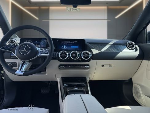 New 2026 Mercedes-Benz GLA 250 4MATIC image 5