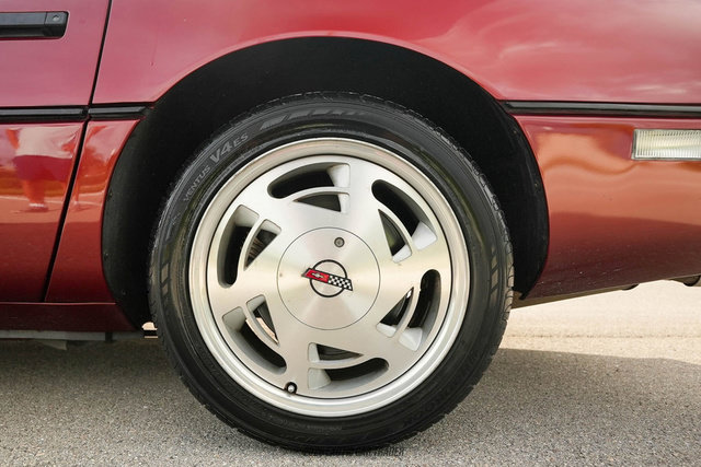 Used 1988 Chevrolet Corvette Convertible RWD image 82