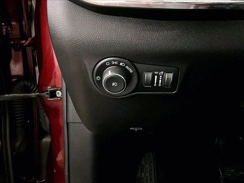 Used 2022 Jeep Compass High Altitude AWD/4WD image 30