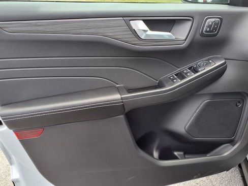 Certified 2025 Ford Escape Base w/ PHEV Premium Package image 7