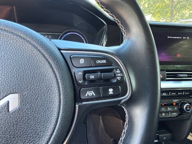 Used 2022 Kia Niro EX FWD image 26