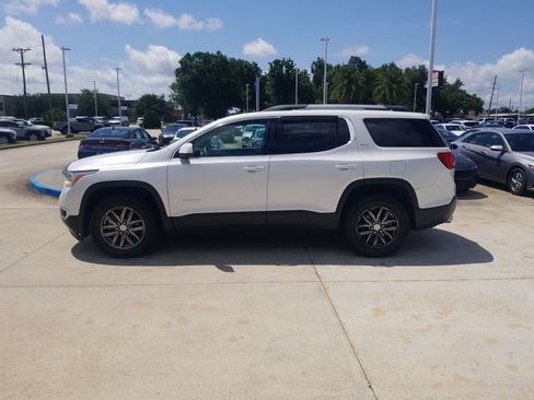 Used 2018 GMC Acadia SLT FWD image 4