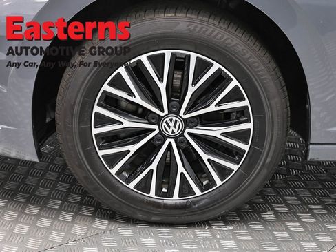 Used 2020 Volkswagen Jetta SE FWD image 32