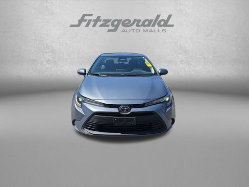 Used 2025 Toyota Corolla LE FWD image 2