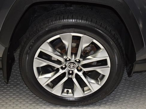 Used 2022 Toyota RAV4 Limited AWD/4WD image 39