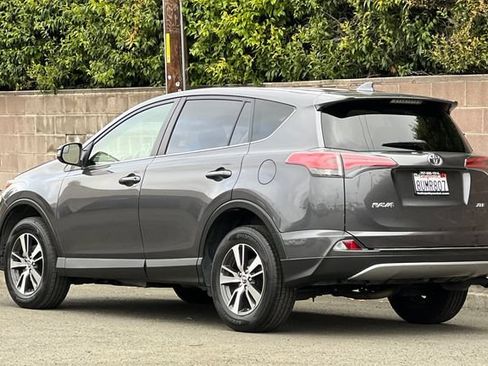 Used 2018 Toyota RAV4 XLE w/ All Weather Liner Package FWD image 8