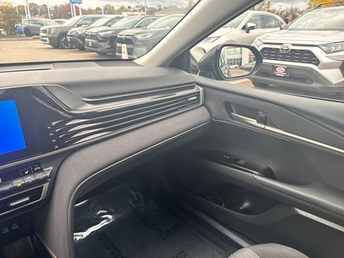 Used 2025 Toyota Camry LE w/ Convenience Package image 26