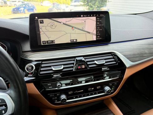 Used 2022 BMW 530i w/ M Sport Package RWD image 45