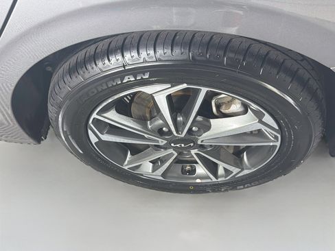 Used 2024 Kia Forte LXS FWD image 11