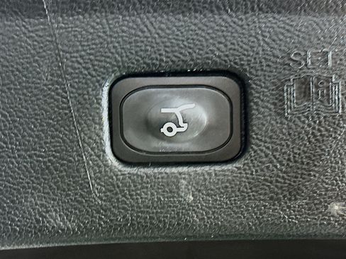 Used 2021 Ford Edge Titanium w/ Cargo Accessory Package FWD image 28