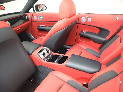 Certified 2020 Rolls-Royce Dawn RWD image 37