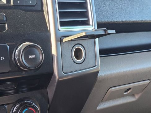 Used 2016 Ford F150 XLT image 27