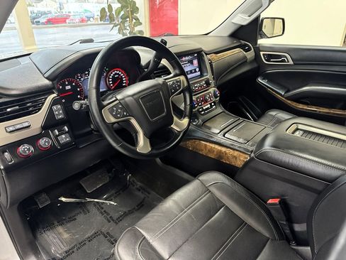Used 2015 GMC Yukon Denali w/ Premium Package AWD/4WD image 12