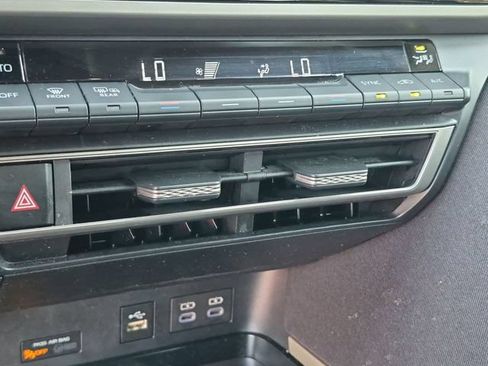 Certified 2025 Toyota Camry LE FWD image 22